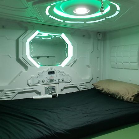 Abbotsford Private Rooms & Pods - 15 Charles Homestay メルボルン エクステリア 写真