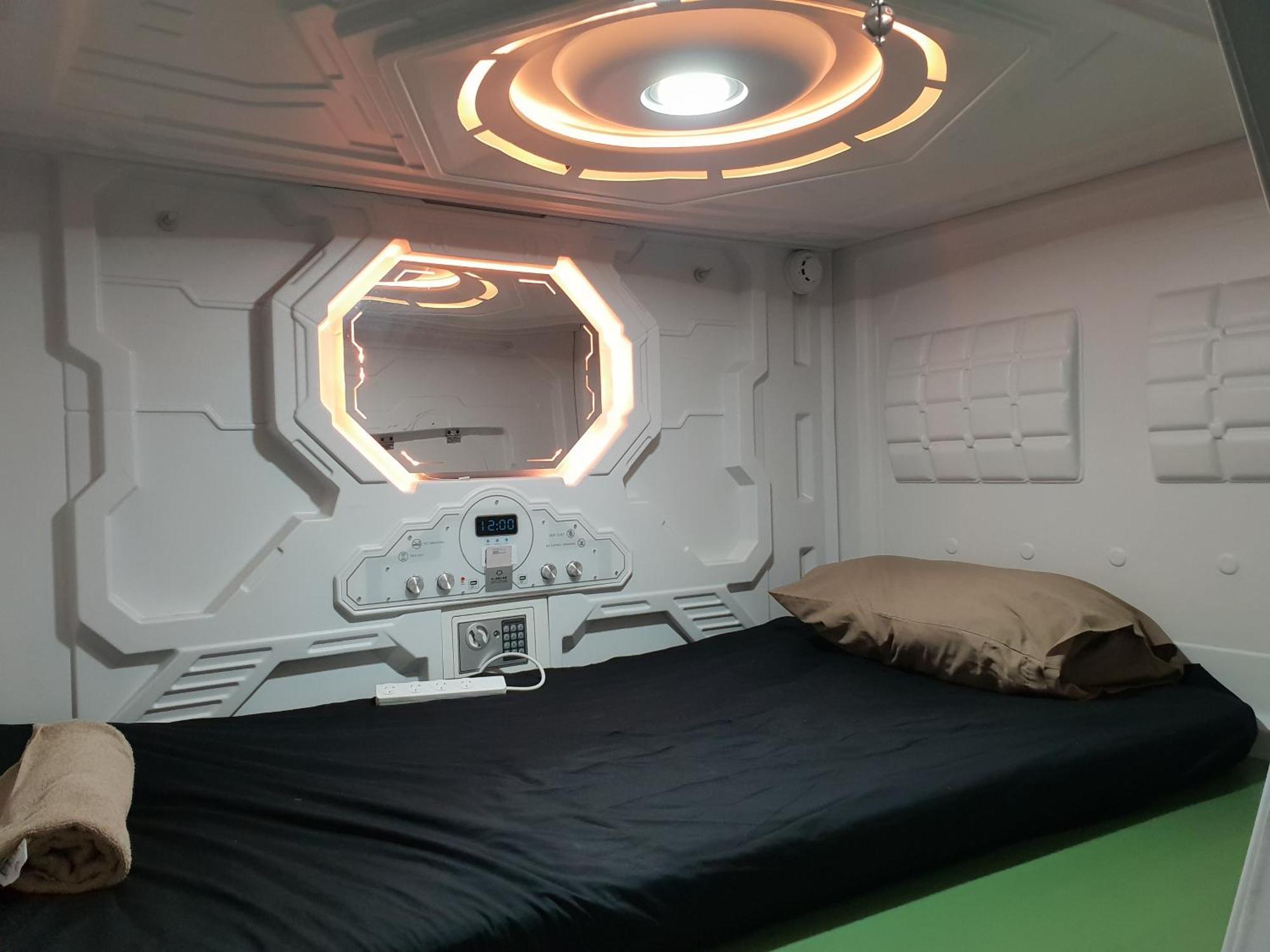 Abbotsford Private Rooms & Pods - 15 Charles Homestay メルボルン エクステリア 写真