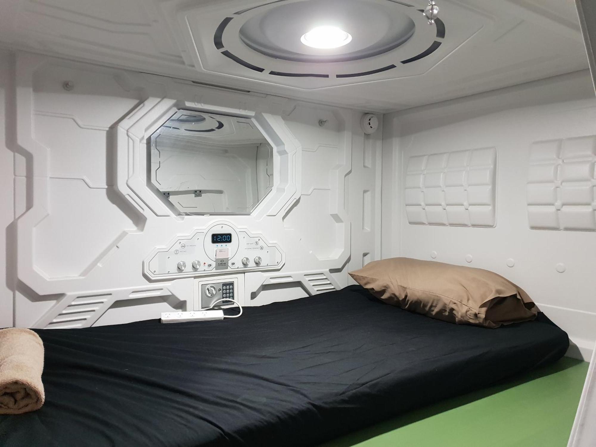 Abbotsford Private Rooms & Pods - 15 Charles Homestay メルボルン エクステリア 写真