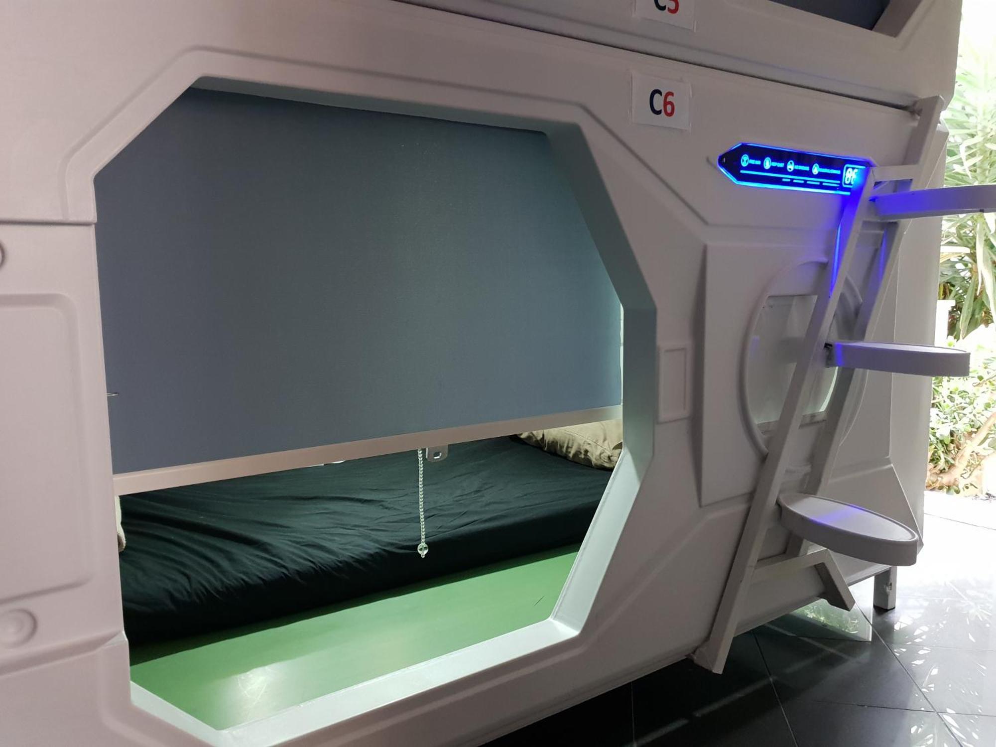 Abbotsford Private Rooms & Pods - 15 Charles Homestay メルボルン エクステリア 写真