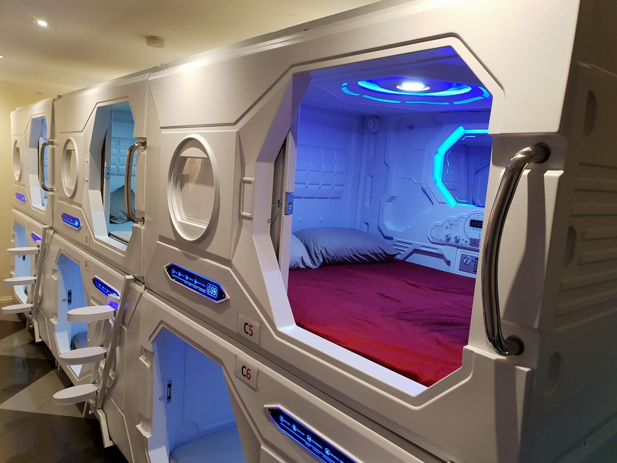 Abbotsford Private Rooms & Pods - 15 Charles Homestay メルボルン エクステリア 写真