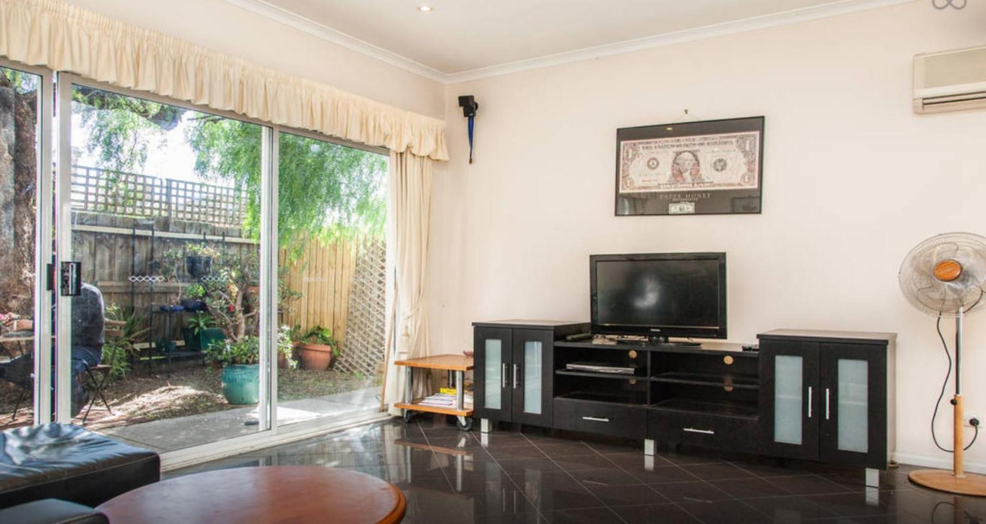 Abbotsford Private Rooms & Pods - 15 Charles Homestay メルボルン エクステリア 写真